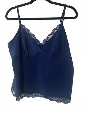 Vintage vanity fair beautiful lace cami